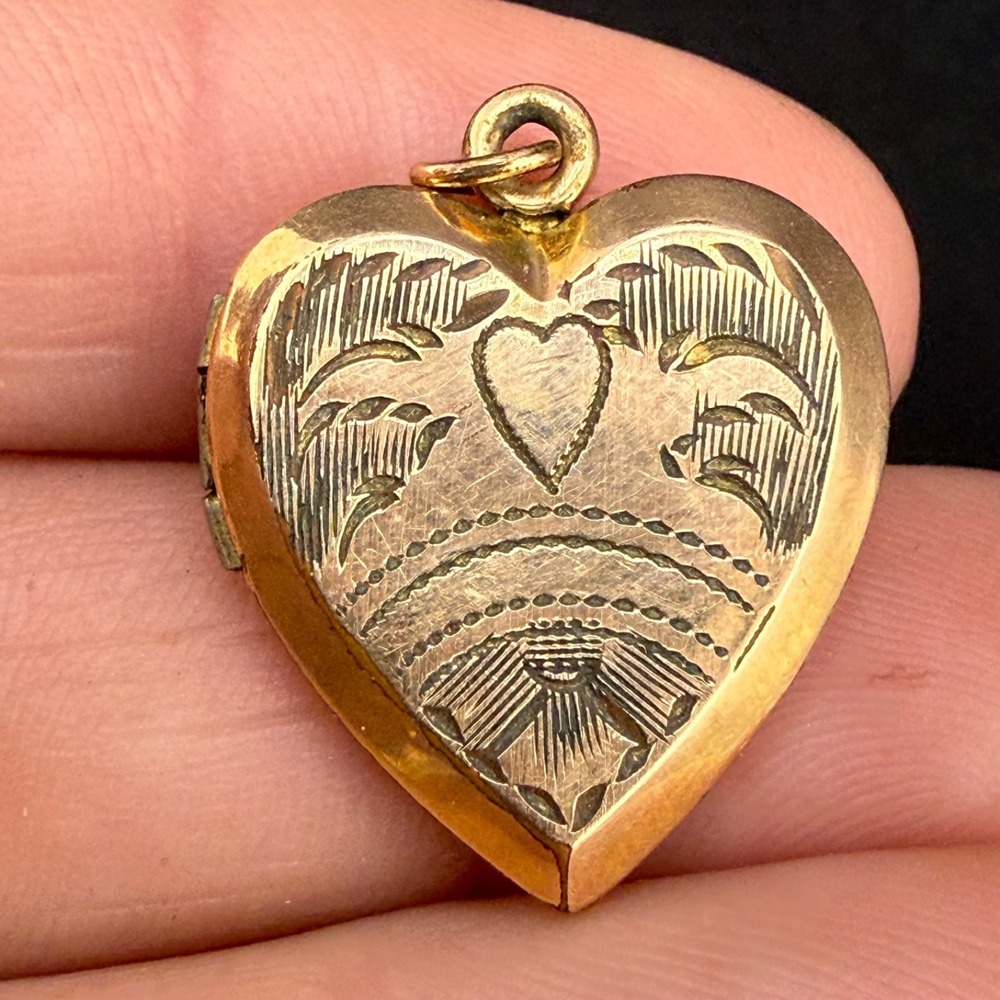 Vintage Yellow Gold Filled Heart‎ Locket